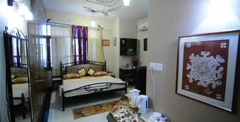 hotel room image