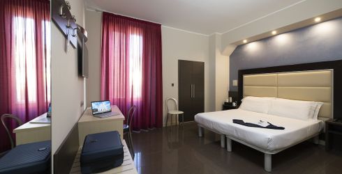 hotel room image