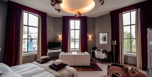 hotel room image
