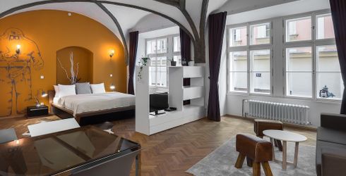 hotel room image