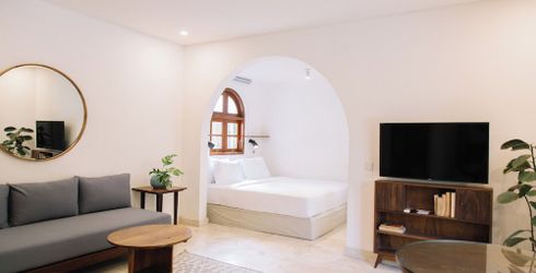 hotel room image