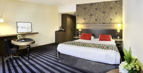 hotel room image