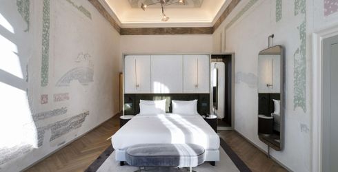 hotel room image