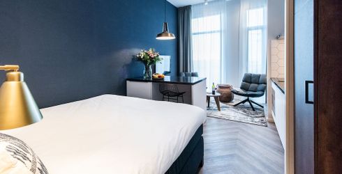 hotel room image