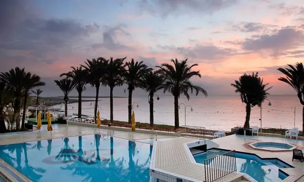 QAWRA Palace Resort & SPA hotel in St. Paul's Bay