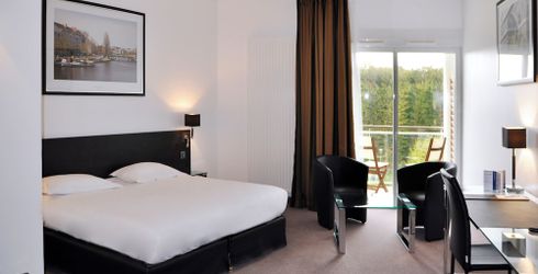 hotel room image