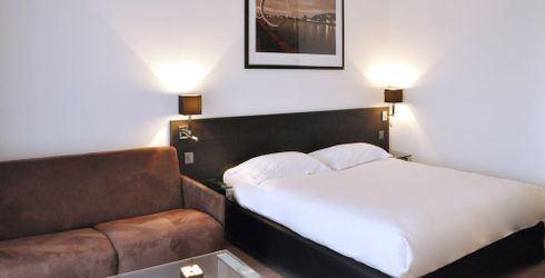 hotel room image