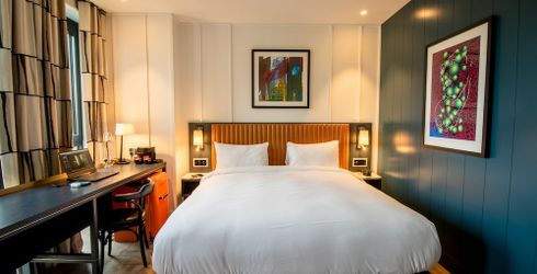 hotel room image