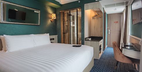 hotel room image