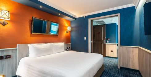 hotel room image