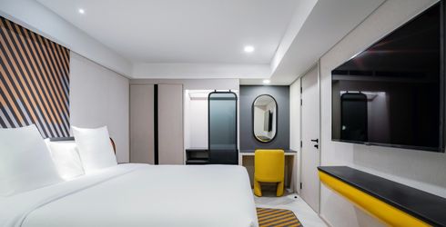 hotel room image