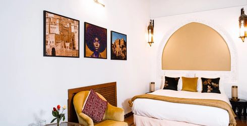 hotel room image