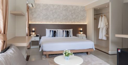 hotel room image