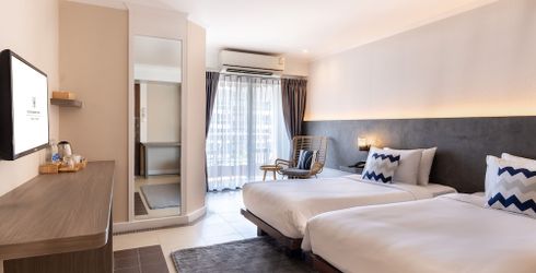 hotel room image