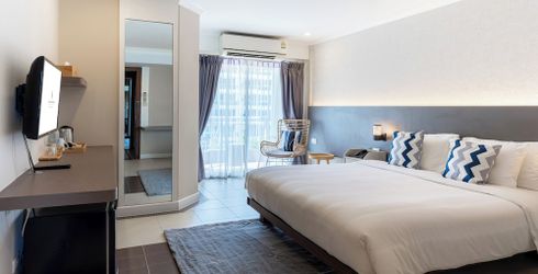 hotel room image