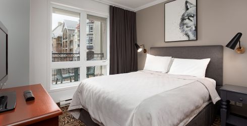hotel room image