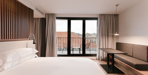 hotel room image