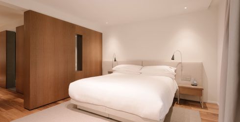 hotel room image