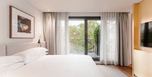 hotel room image