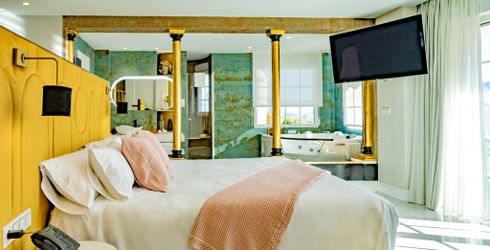 hotel room image