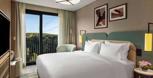 hotel room image