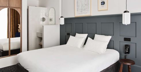 hotel room image