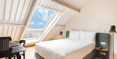 hotel room image