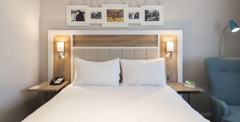 hotel room image