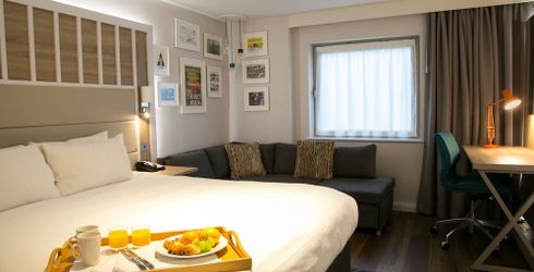 hotel room image