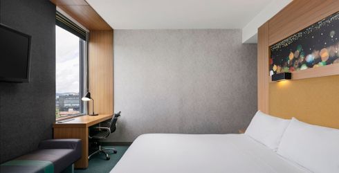 hotel room image