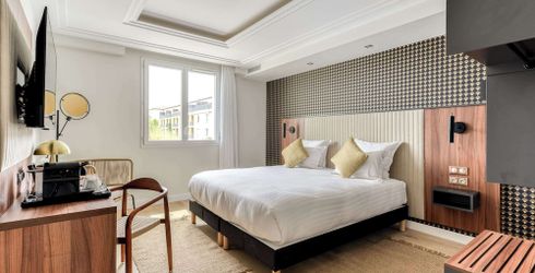 hotel room image