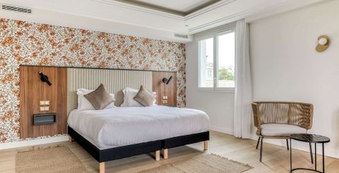 hotel room image