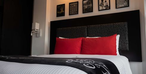 hotel room image