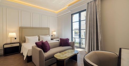 hotel room image