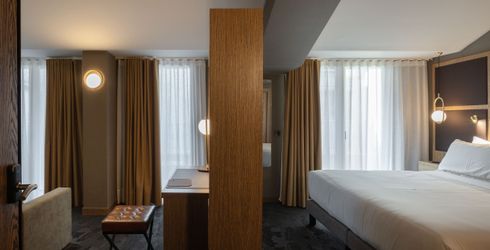 hotel room image