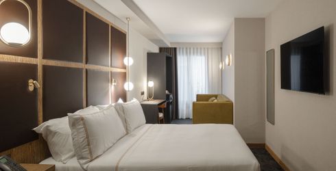 hotel room image