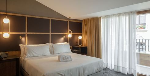 hotel room image