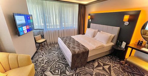hotel room image