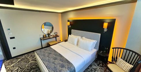 hotel room image