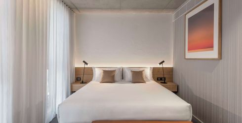 hotel room image