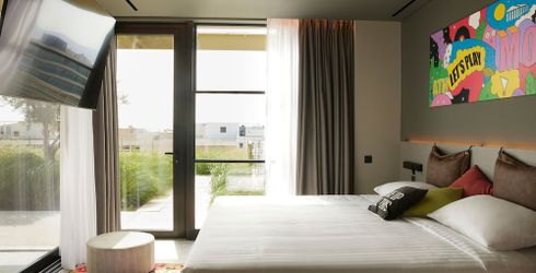 hotel room image