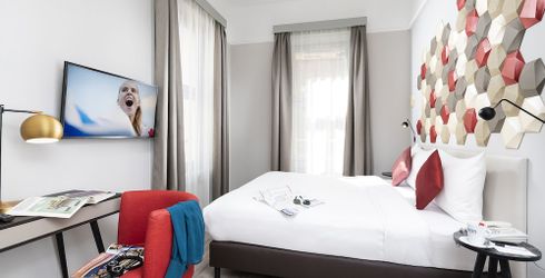 hotel room image