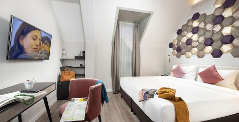 hotel room image