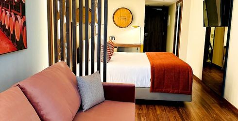 hotel room image