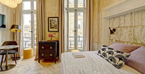 hotel room image