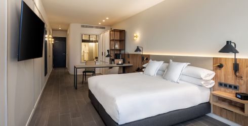 hotel room image
