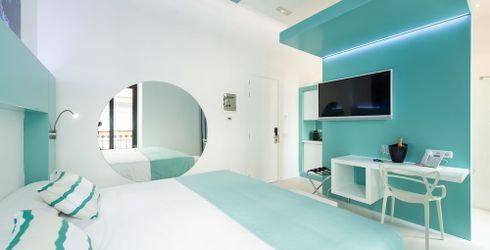 hotel room image