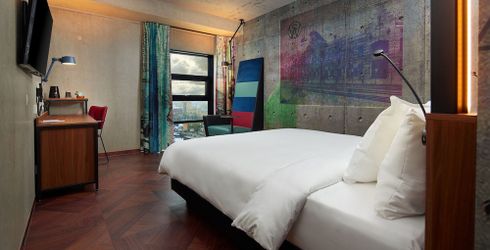 hotel room image