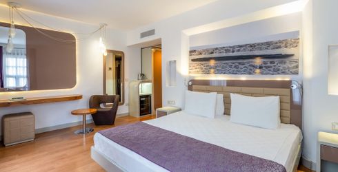 hotel room image