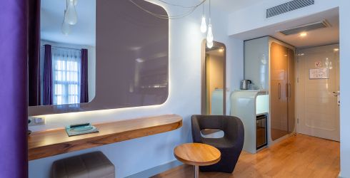 hotel room image